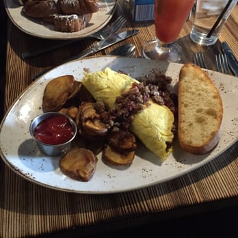 Breakneck Tavern - Mushroom omelet - Bars Near Me - Mars, Pennsylvania