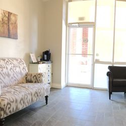 Enclave Dental - The waiting area. Small, cozy, but usually chilly from the a/c. Better too cool than too warm!