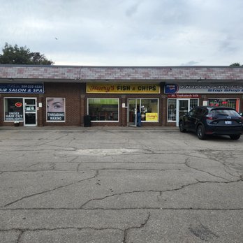 Henry's Fish and Chips - Seafood Near Me - Mississauga, Ontario