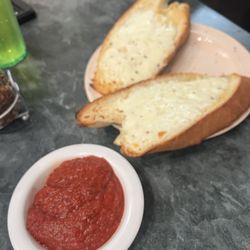 Mansetti's Pizza & Pasta - Cheese bread