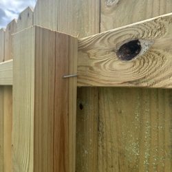 S & F Parcel Fencing - Exposed nail