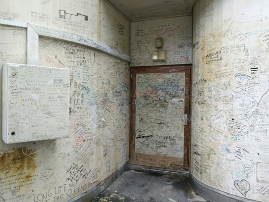 Queen Studio Experience by null