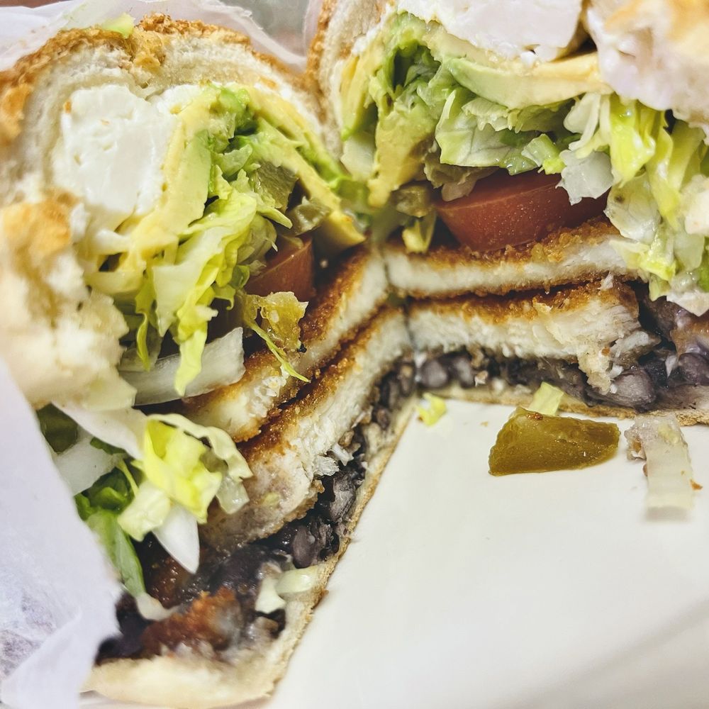 La Cocina De Mama - Torta de milanesa de pollo - Mexican Near Me - New York, New York