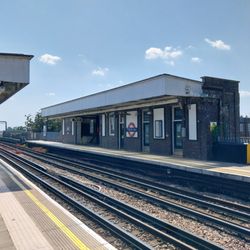 Canons Park Station - Building