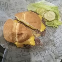 Sunset Hills Golf Course - The burger is amazing!