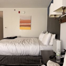 Comfort Inn & Suites Carrollton - The 1 piece of "art" that doesn't match anything