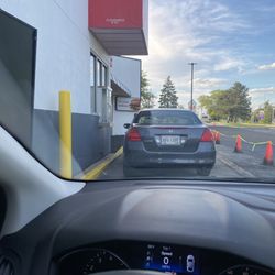 Steak ’n Shake - Waiting in drive thru