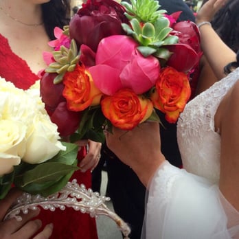 Casa Blanca Flowers - Florists Near Me - Oxnard, California