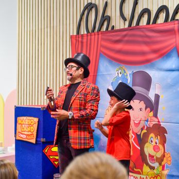 Mario Land - Mago Mario Land - Magicians Near Me