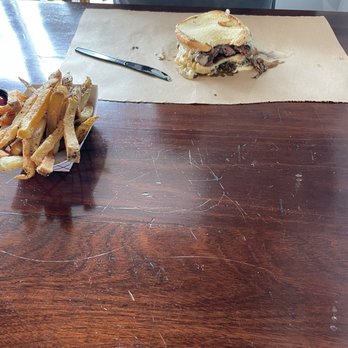 Neon Pig - Smash patty melt and fries - Butcher Near Me - Tupelo, Mississippi Neon Pig - Smash patty melt and fries - Butcher Near Me - Tupelo, Mississippi