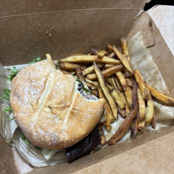 1608 Crafthouse - Bacon Cheeseburger - Gastropubs Near Me - Virginia Beach, Virginia 1608 Crafthouse - Bacon Cheeseburger - Gastropubs Near Me - Virginia Beach, Virginia