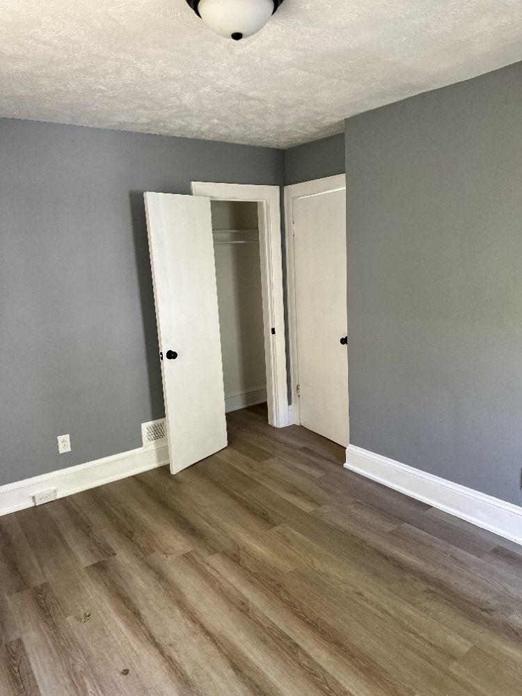 Slide of Browning Floors & More