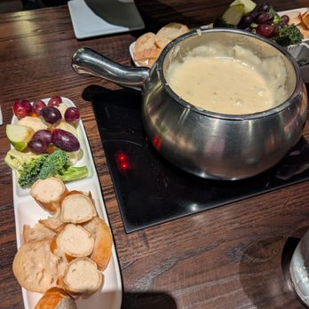 The Melting Pot - Houston - Classic Alpine* - Fondue Near Me - Houston, Texas The Melting Pot - Houston - Classic Alpine* - Fondue Near Me - Houston, Texas
