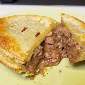 Oscar's Meat Pie Shack - Steak and cheese meat pie - Street Vendors Near Me
