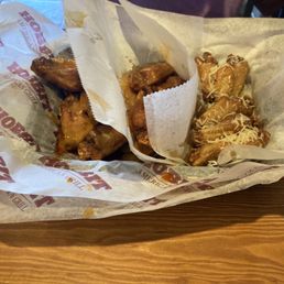 Wings, FLATS ONLY! - (garnet/gold, medium hot, garlic- from left to right) Wings, FLATS ONLY! - (garnet/gold, medium hot, garlic- from left to right)