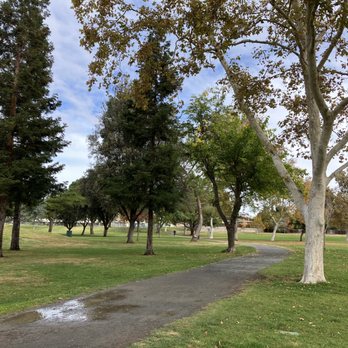 Concord Community Park - Unpaved, level path circles park - Playgrounds Near Me - Concord, California