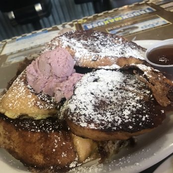 Sax's Joint - TT's Famous French Toast - Breakfast & Brunch Near Me - Petaluma, California