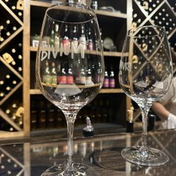 Bivium Wine - Glasses are shiny and new