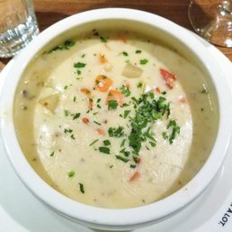 Earls Famous Clam Chowder