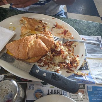 Metro Diner - Croissant breakfast sandwich - Breakfast & Brunch Near Me - Jacksonville Beach, Florida Metro Diner - Croissant breakfast sandwich - Breakfast & Brunch Near Me - Jacksonville Beach, Florida