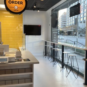 Bango Creamery Encino - Inside - Ice Cream & Frozen Yogurt Near Me - Encino, California