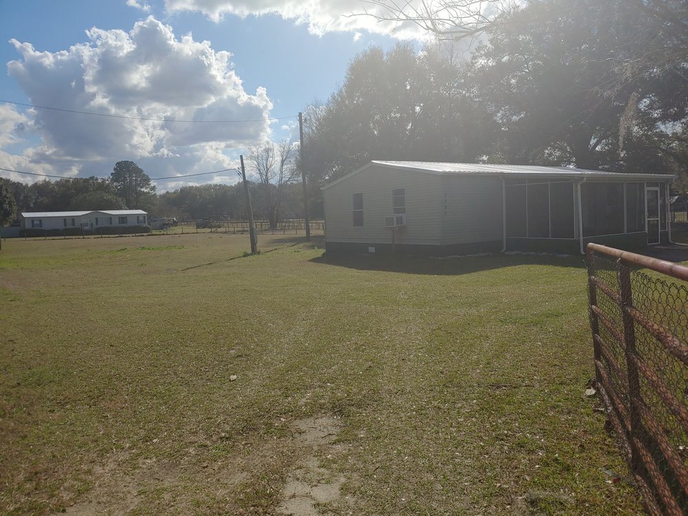 Slide of Grady Cross Roofing