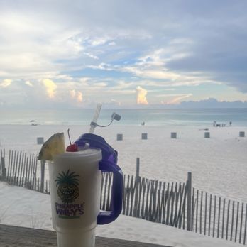 Pineapple Willy's - Seafood Near Me - Panama City Beach, Florida