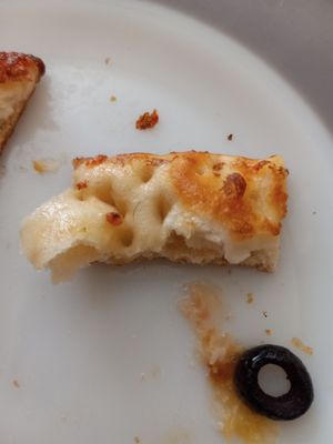 Round Table Pizza by null