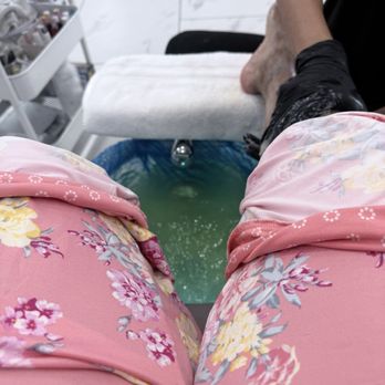 Venetian Nail Spa - Yea my skin in my legs ugh felt like sandpaper was used. No wax stuff they were supposed to use for my feet. - Nail Salons Near Me - Modesto, California