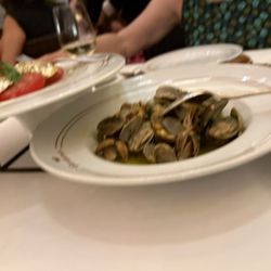 Gambrinus - Caprese and Steamed Clams Bulhão Pato Style