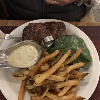 Bistro Eloise - French Restaurant - Le Steak au poivre vert - French Near Me - Elmhurst, New York Bistro Eloise - French Restaurant - Le Steak au poivre vert - French Near Me - Elmhurst, New York