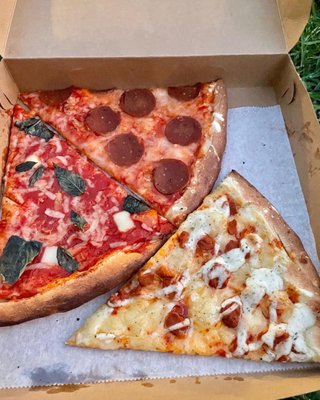 Artistic Pizza by null