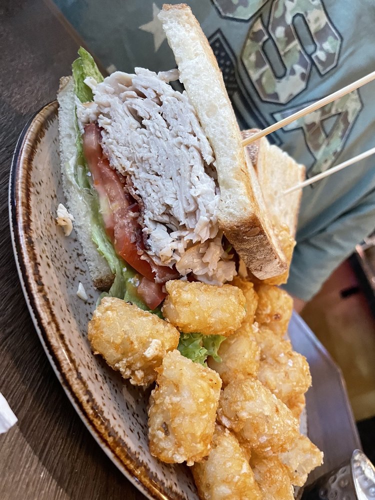 Three Peaks Kitchen + Bar