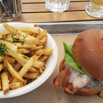 Le Chic Shack - Burgers Near Me - Quebec City, Quebec Le Chic Shack - Burgers Near Me - Quebec City, Quebec