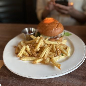 Bellingham Cider - Grass fed burger with fries - Cideries Near Me - Bellingham, Washington Bellingham Cider - Grass fed burger with fries - Cideries Near Me - Bellingham, Washington