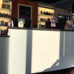 Sun Tan City - Front desk
