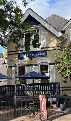 Café Miriam - Uptown by null