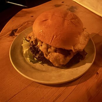 Hemlock Cocktail Bar - The burger - Cocktail Bars Near Me - Catskill, New York