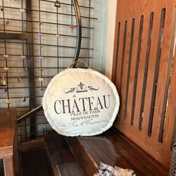 Chateau De Chantilly Cafe - Front counter area