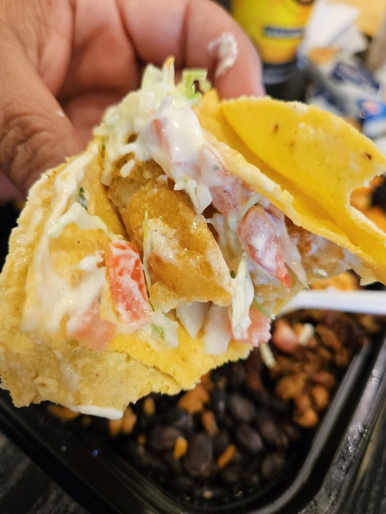 BAJA CALI FISH & TACOS Updated June 2024 332 Photos & 499 Reviews 2487 E Washington Blvd