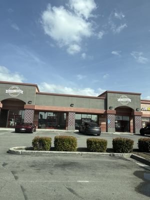 Grillin & Chillin Alehouse by null