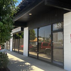 RootVision Endo - Outside sign and front entrance