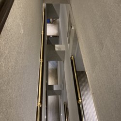 Days Inn by Wyndham Philadelphia Convention Center - Looking down from the top floor of hotel