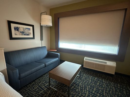 Holiday Inn Express & Suites Gainesville I-75 - Image 7