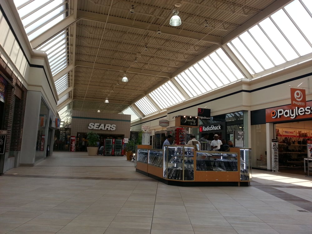 COLLECTOR’S HEAVEN Updated October 2024 130 Southpark Cir, Colonial