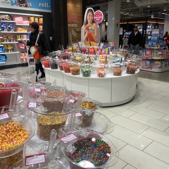 IT'SUGAR - More candy you can mix & max - Candy Stores Near Me - Chicago, Illinois