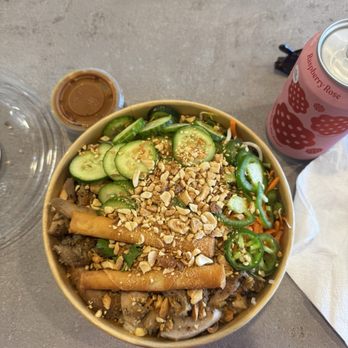 Goi Vietnamese Eats - Build Your Own Gỏi Bowl - chicken with every - Vietnamese Near Me - Los Angeles, California