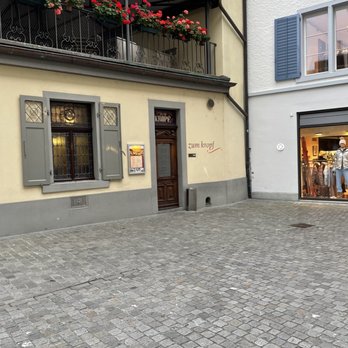 Zum Kropf - Side entrance with garden patio - Swiss Food Near Me - Zürich, ZH Zum Kropf - Side entrance with garden patio - Swiss Food Near Me - Zürich, ZH