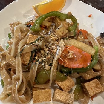 Thai D'Lish - Drunken noodles - Thai Near Me - Quincy, Illinois