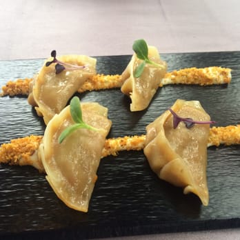 El 38 de Larumbe - Gyozas de centollo - Spanish Near Me - Madrid, M El 38 de Larumbe - Gyozas de centollo - Spanish Near Me - Madrid, M